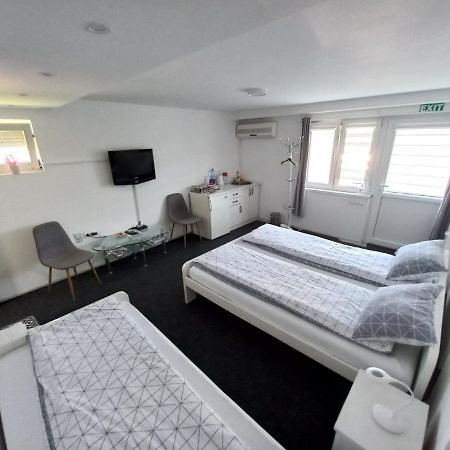 Apartmani Denis Dubrave Gornje エクステリア 写真