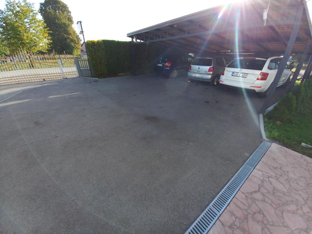 Apartmani Denis Dubrave Gornje エクステリア 写真