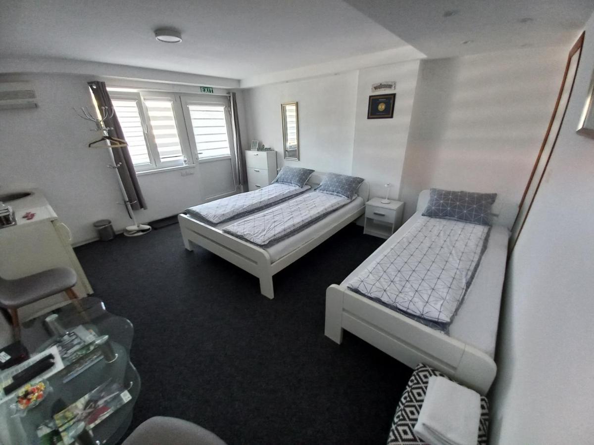Apartmani Denis Dubrave Gornje エクステリア 写真