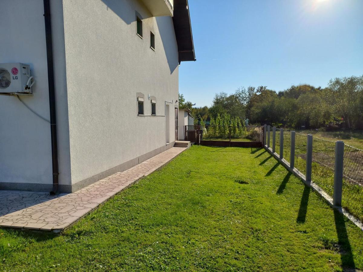 Apartmani Denis Dubrave Gornje エクステリア 写真